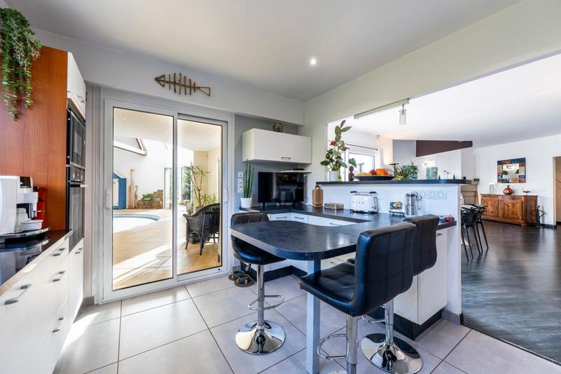 Maison - 258 m² - 5 pièces