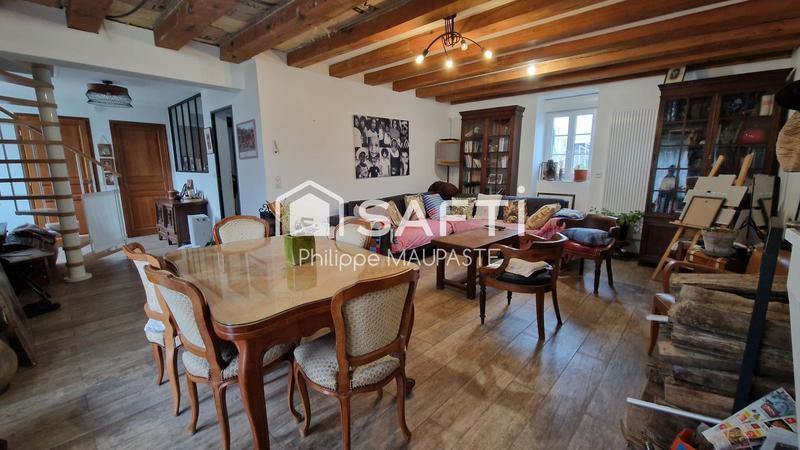 Maison - 215 m² - 10 pièces