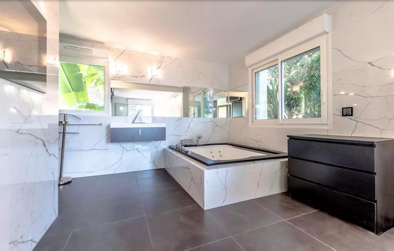 Maison - 172 m² - 10 pièces