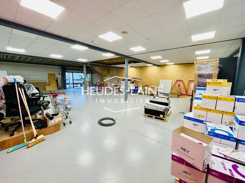 Local d'activités - 360 m² - 3 pièces