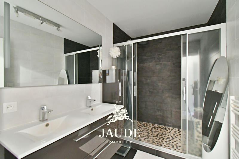 Appartement - 91 m² - 3 pièces