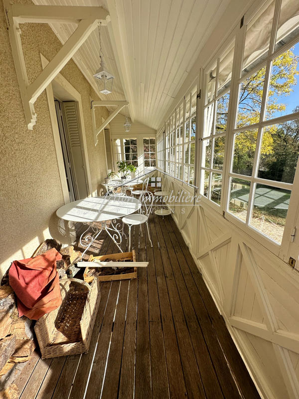 Propriété - 270 m² - 11 pièces