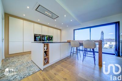 Maison - 181 m² - 7 pièces