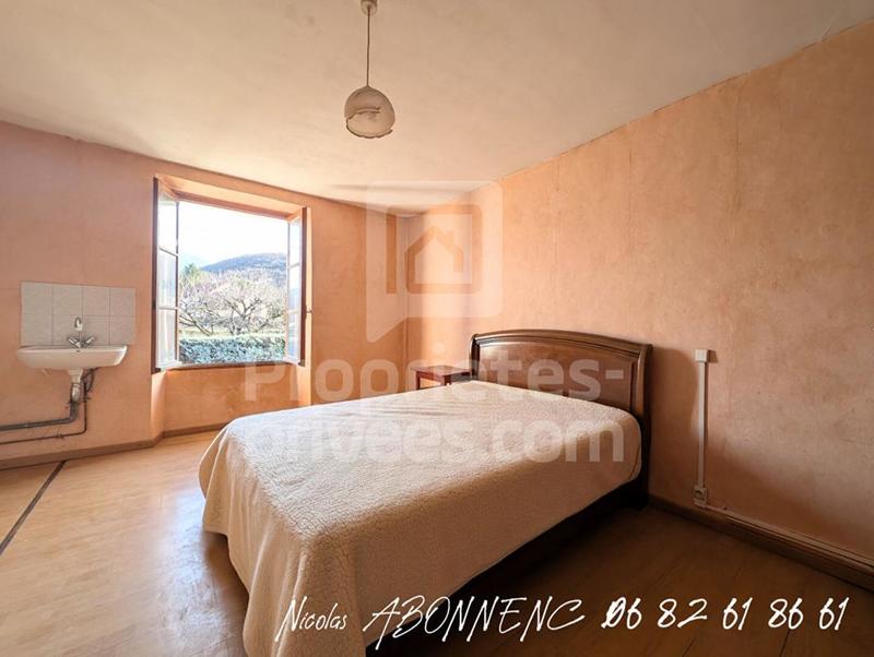 Maison - 200 m² - 8 pièces