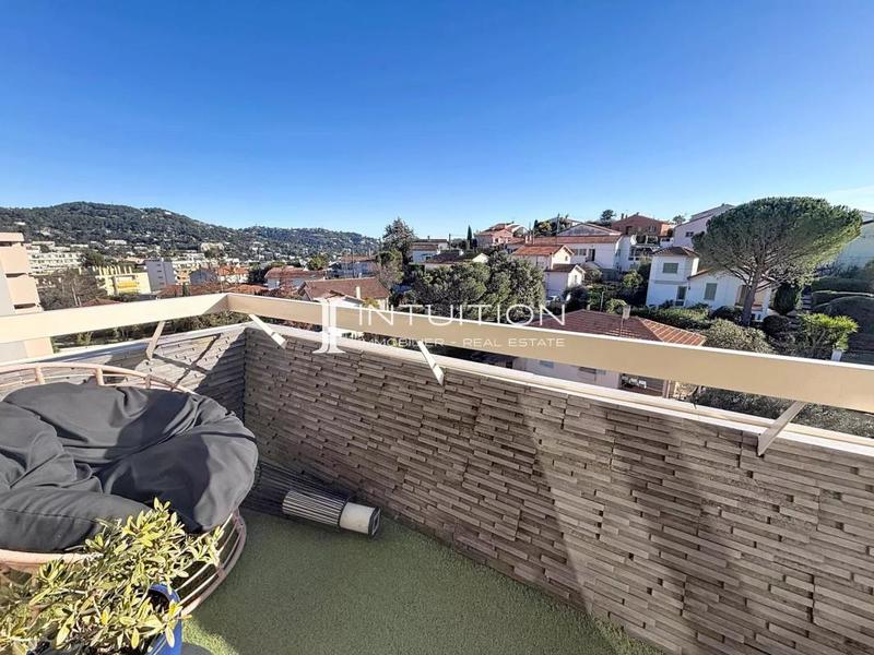 Appartement - 85 m² - 3 pièces