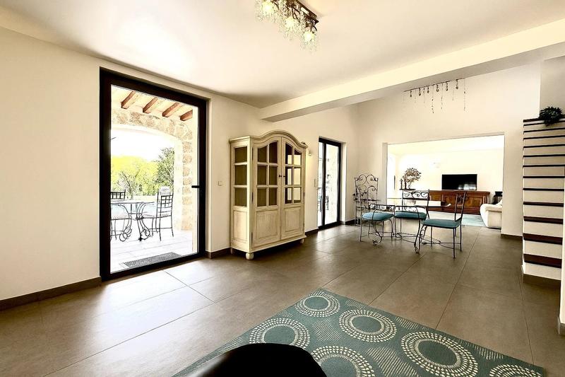 Maison - 190 m² - 8 pièces