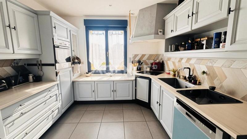 Maison - 252 m² - 5 pièces