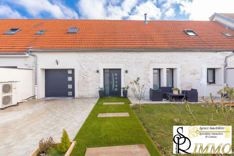 Maison - 201 m² - 7 pièces