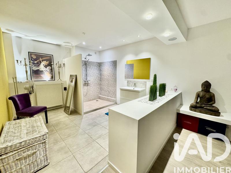 Maison - 300 m² - 7 pièces