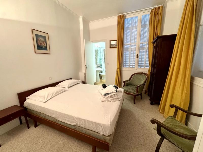 Appartement - 140 m² - 6 pièces