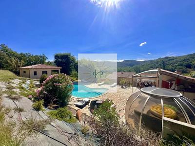 Maison - 188 m² - 9 pièces