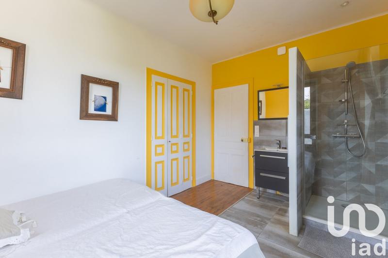 Maison - 257 m² - 8 pièces