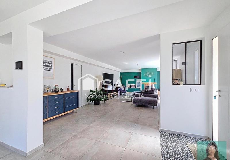 Maison - 211 m² - 7 pièces