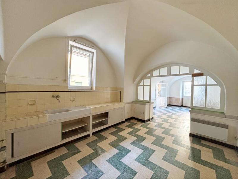 Immeuble - 230 m² - 9 pièces