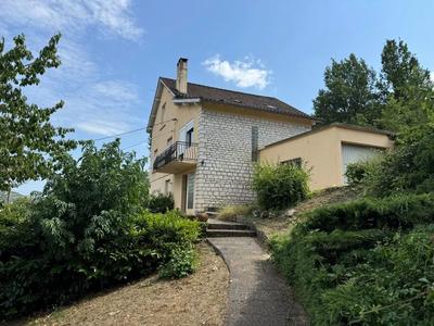 Maison - 160 m² - 9 pièces