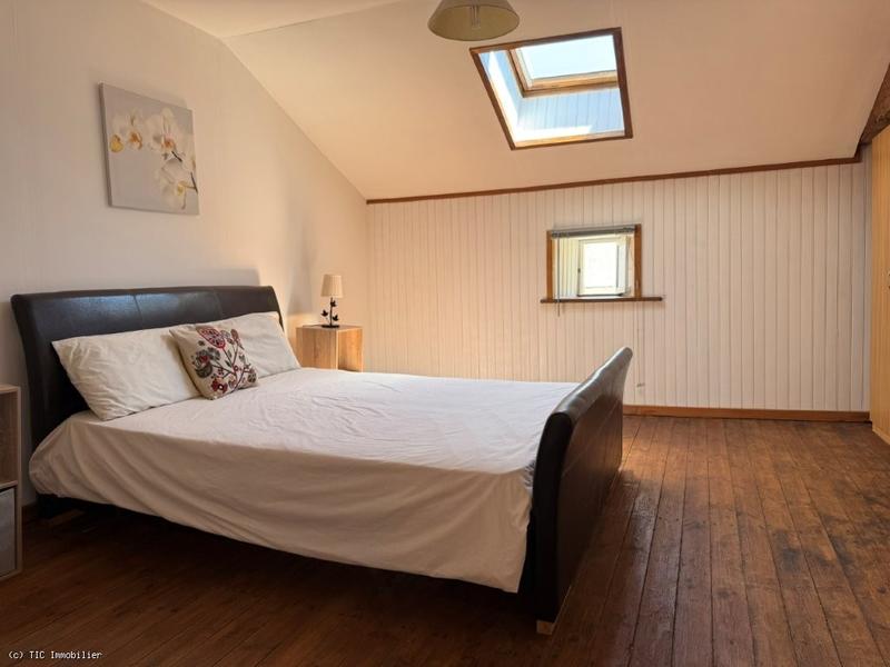 Maison - 240 m² - 9 pièces