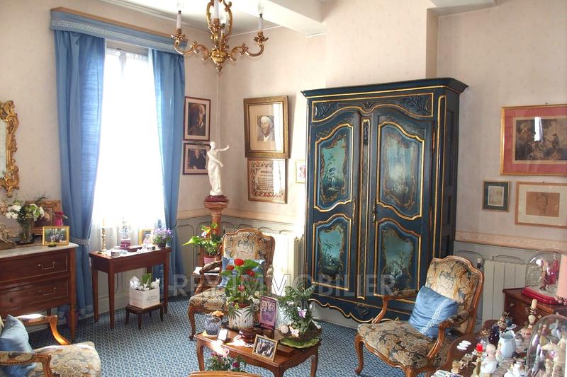 Demeure - 300 m² - 9 pièces