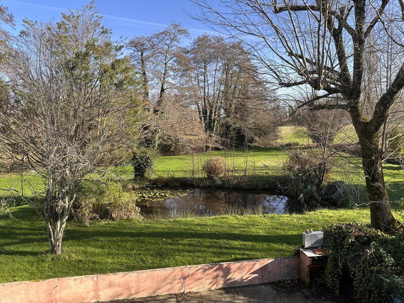 Maison - 210 m² - 4 pièces