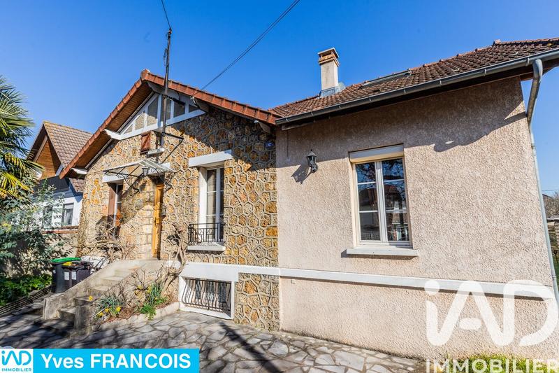 Maison - 98 m² - 5 pièces