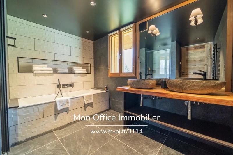 Châlet - 413 m² - 8 pièces