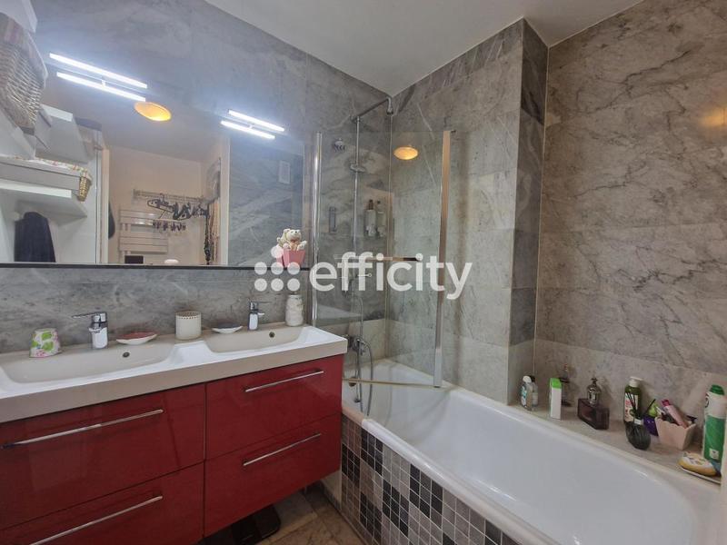 Appartement - 75 m² - 3 pièces