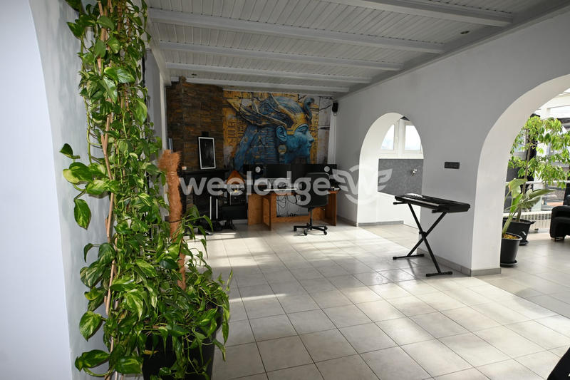 Maison - 182 m² - 7 pièces