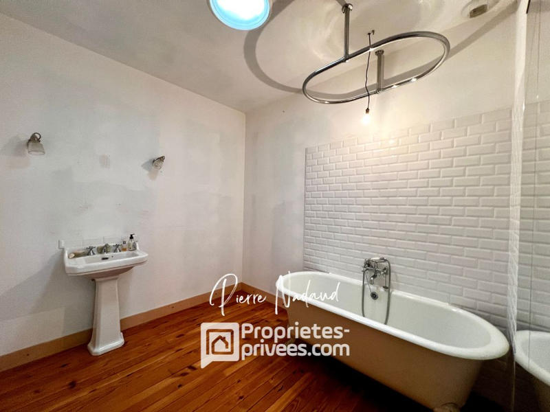 Appartement - 220 m² - 7 pièces