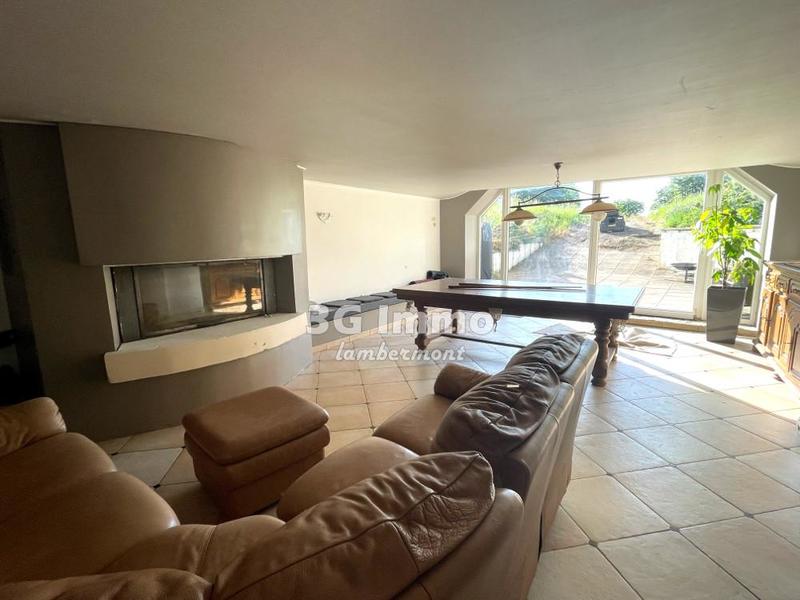 Maison de village - 280 m² - 7 pièces