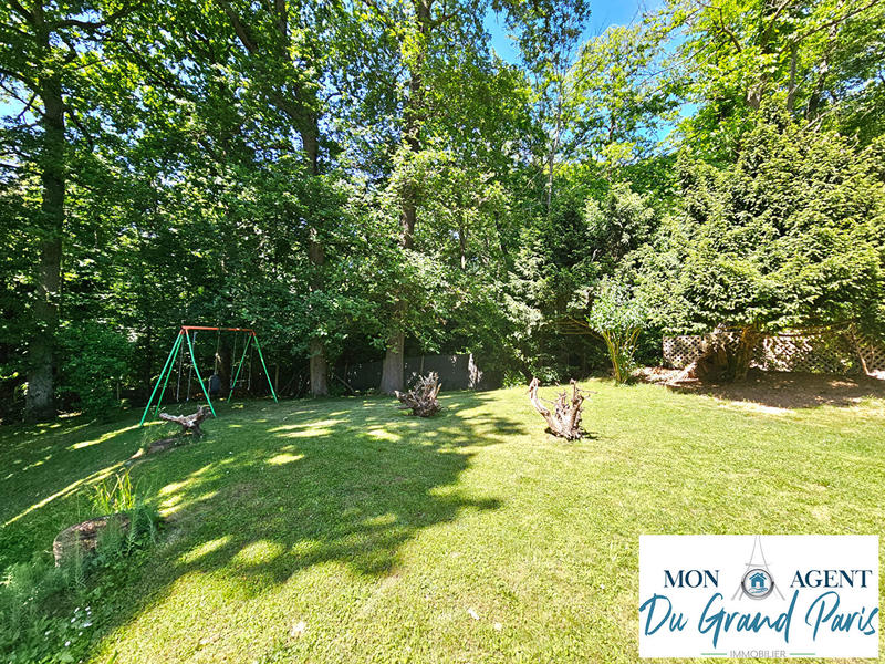 Maison - 250 m² - 8 pièces