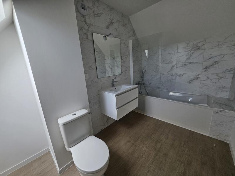 Maison - 90 m² - 5 pièces