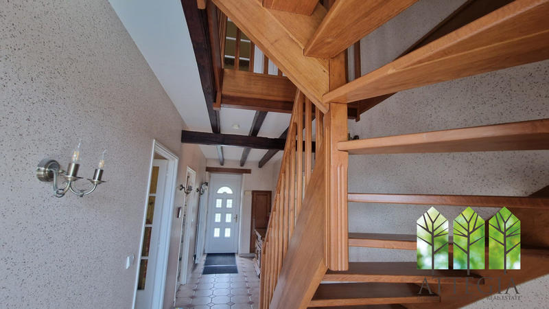 Maison - 147 m² - 5 pièces