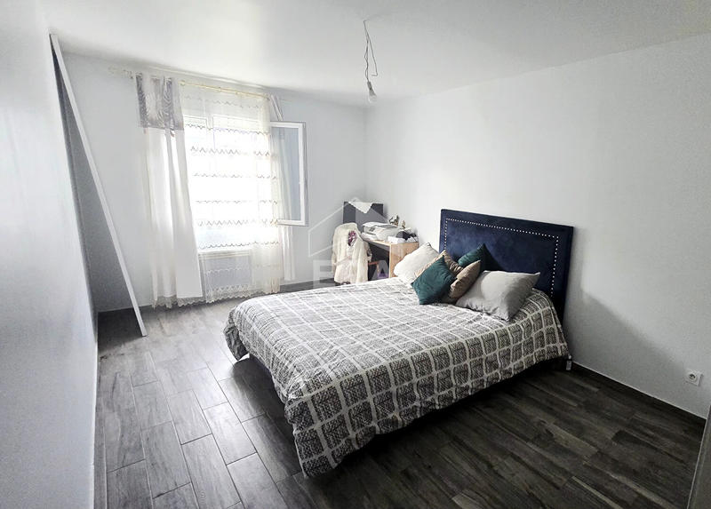 Maison - 185 m² - 6 pièces