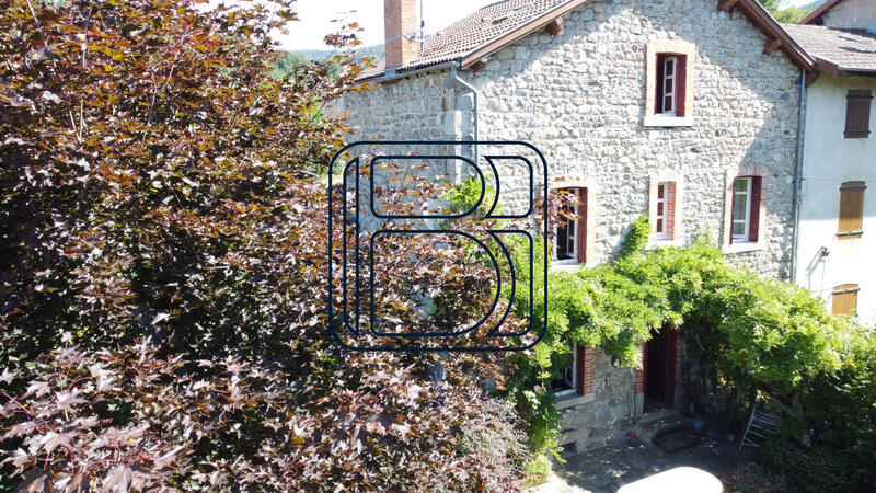 Maison - 113 m² - 9 pièces