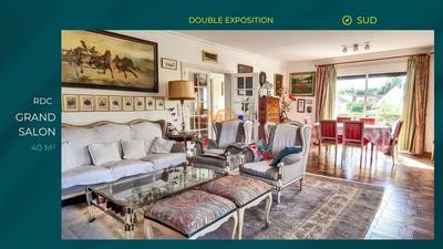 Maison - 230 m² - 9 pièces