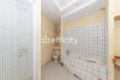 Appartement - 125 m² - 6 pièces