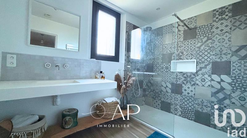 Maison - 181 m² - 7 pièces