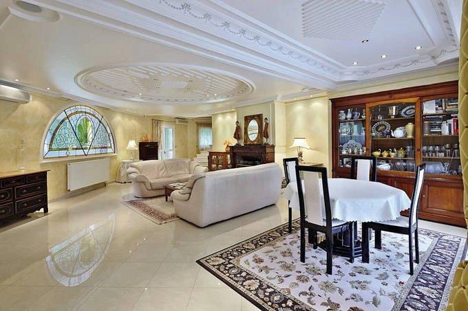 Maison - 700 m² - 15 pièces