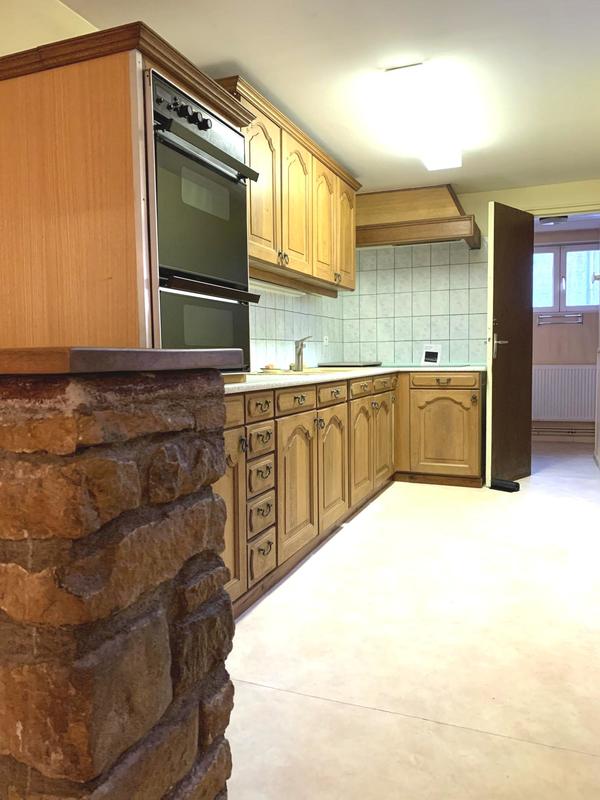 Maison - 235 m² - 11 pièces