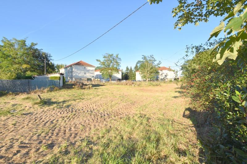 Terrain constructible - 1 007 m²