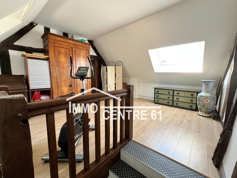 Maison - 195 m² - 6 pièces