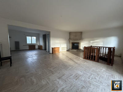 Maison traditionnelle - 132 m² - 3 pièces