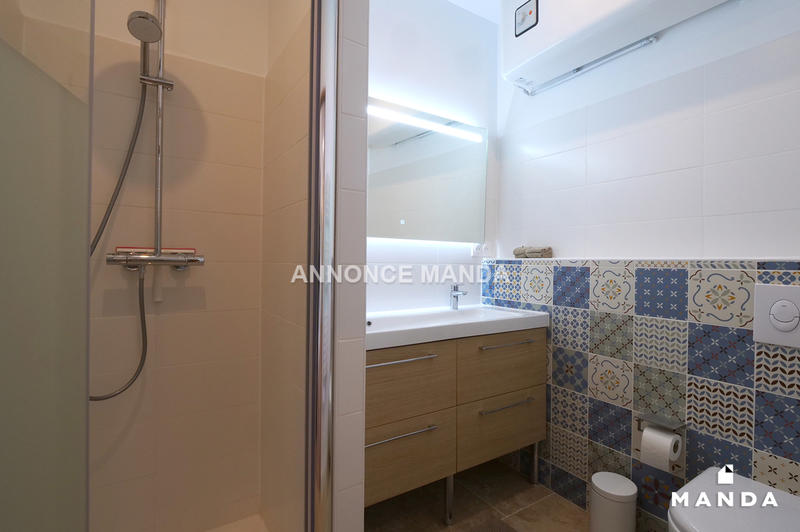 Chambre - 10 m² - 6 pièces