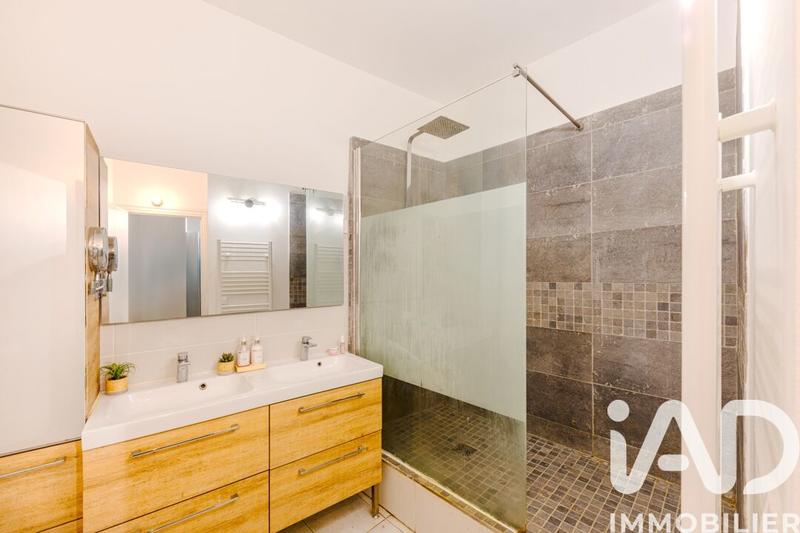 Appartement - 77 m² - 2 pièces