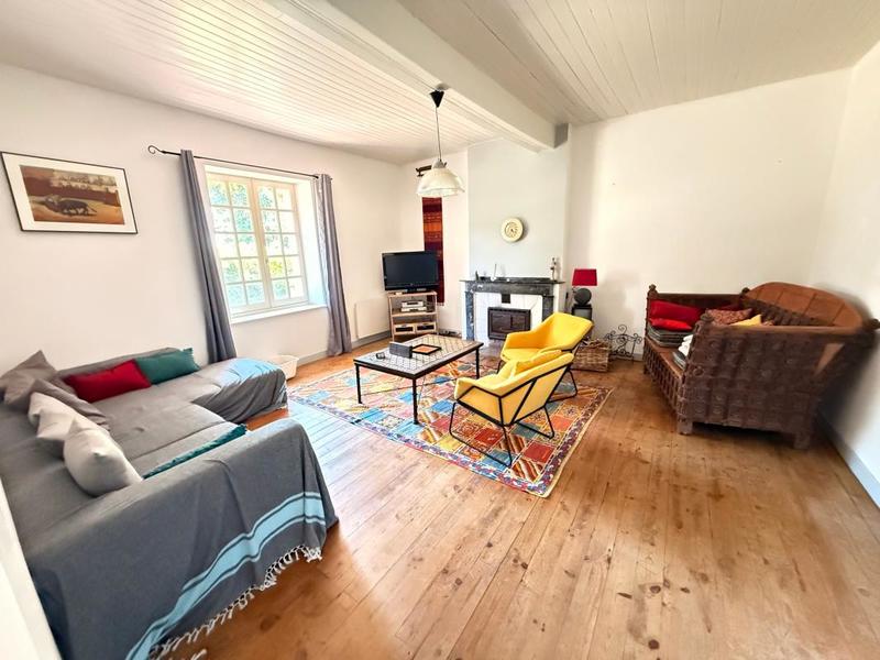 Demeure - 245 m² - 7 pièces