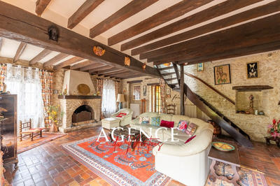 Maison - 203 m² - 7 pièces