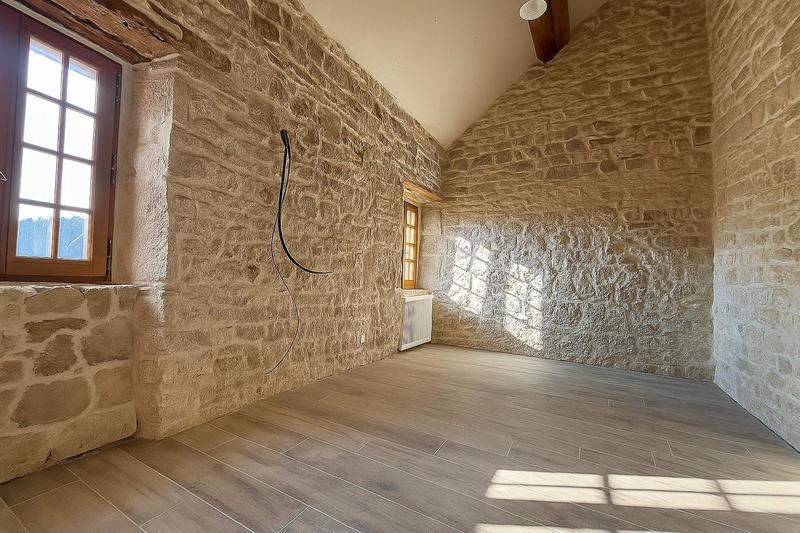 Propriété - 215 m² - 10 pièces