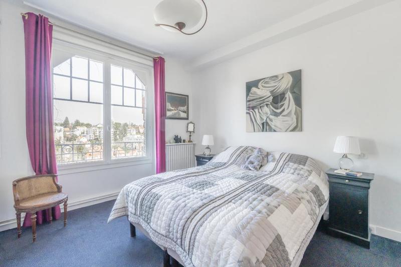 Maison - 210 m² - 7 pièces