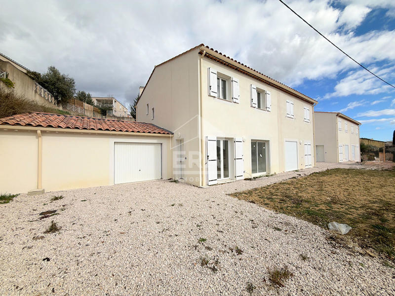 Maison - 99 m² - 4 pièces