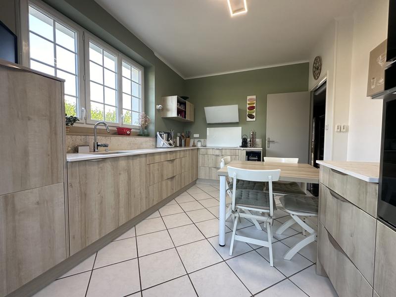 Maison - 260 m² - 11 pièces