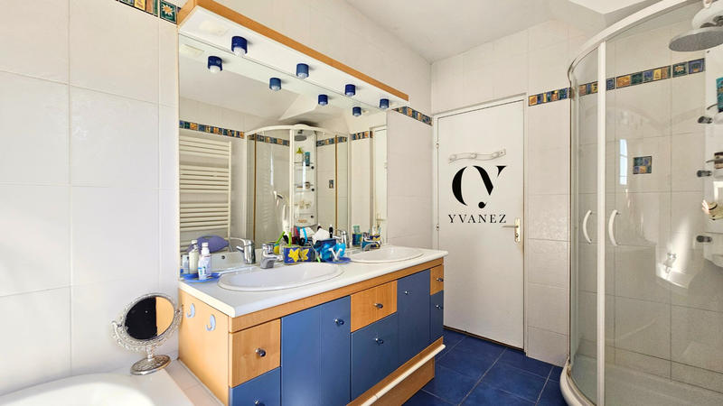 Maison - 160 m² - 8 pièces